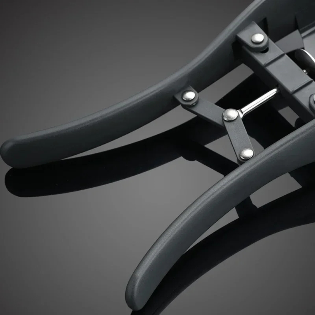 Stainless Steel Egg Opener - Ergonomic and Convenient Design