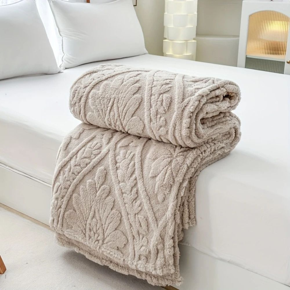 Chic French-Style Cozy Fleece Throw Blanket