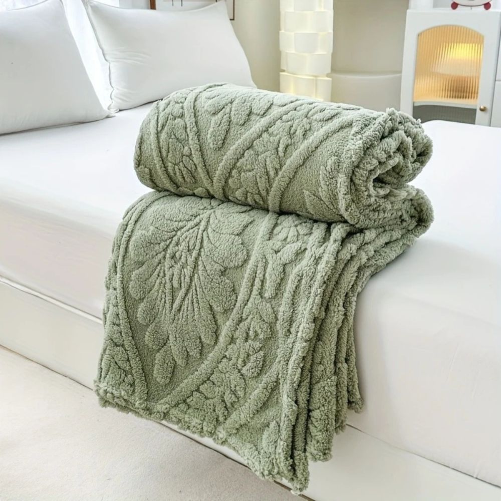 Chic French-Style Cozy Fleece Throw Blanket