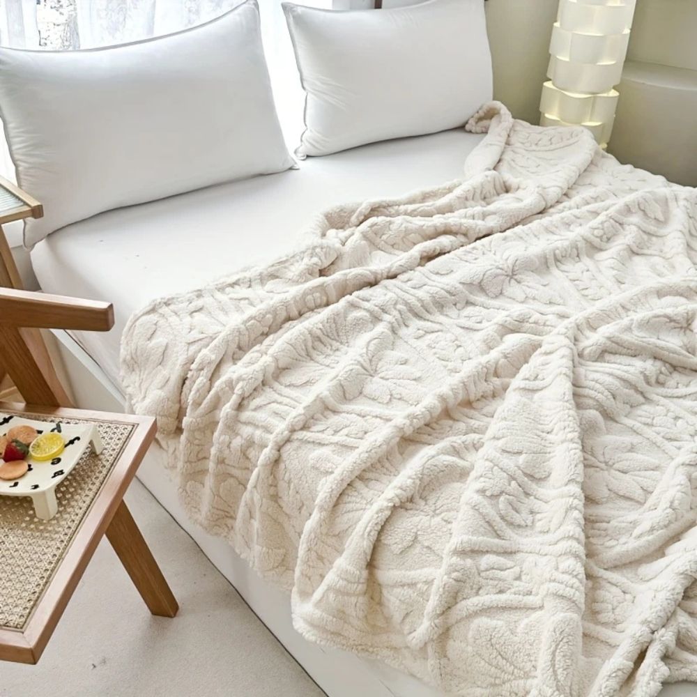 Chic French-Style Cozy Fleece Throw Blanket