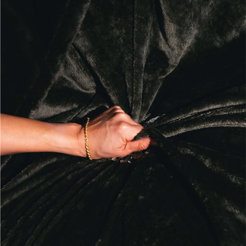 All-in-One Waterproof Blanket for Comfort
