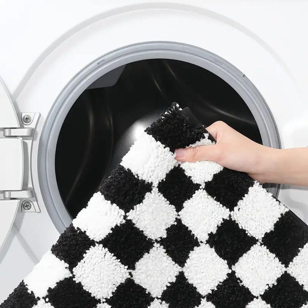 Luxurious Checkerboard Bath Mat for Ultimate Comfort