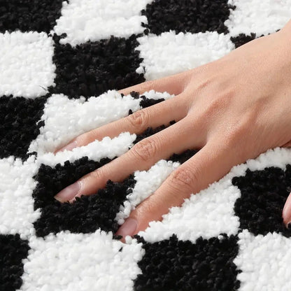 Luxurious Checkerboard Bath Mat for Ultimate Comfort
