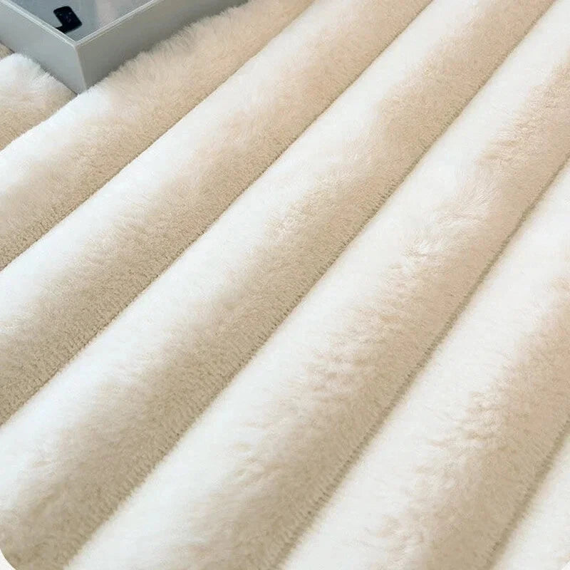 Sumptuous Plush Fitted Sheet - Cozy Comfort & Perfect Fit