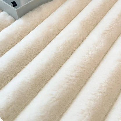 Sumptuous Plush Fitted Sheet - Cozy Comfort & Perfect Fit