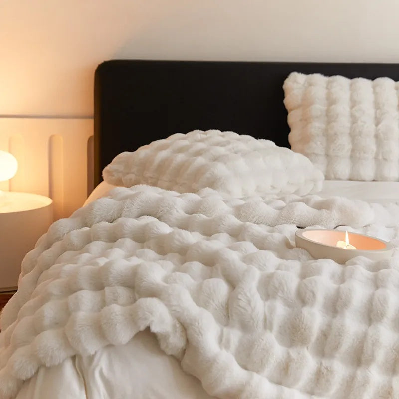 CloudSoft Cozy Throw Blanket for Ultimate Comfort