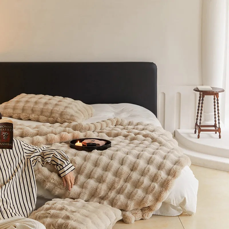 CloudSoft Cozy Throw Blanket for Ultimate Comfort