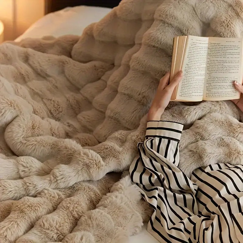 CloudSoft Cozy Throw Blanket for Ultimate Comfort