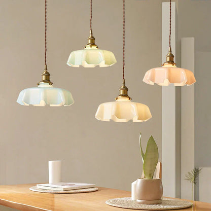 Classic Brass Pendant Light Fixture for Elegant Illumination