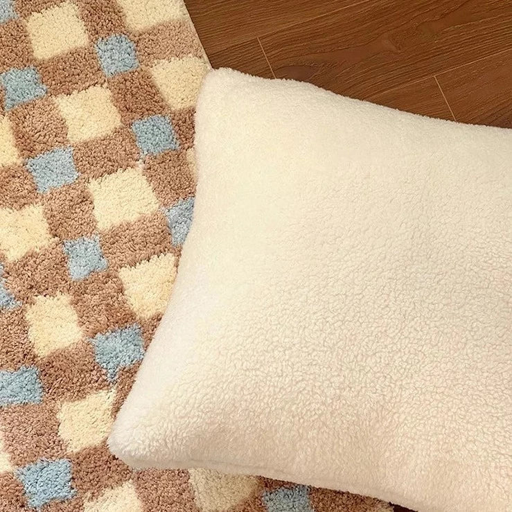 Elegant Checkered Area Rug | CozyNest