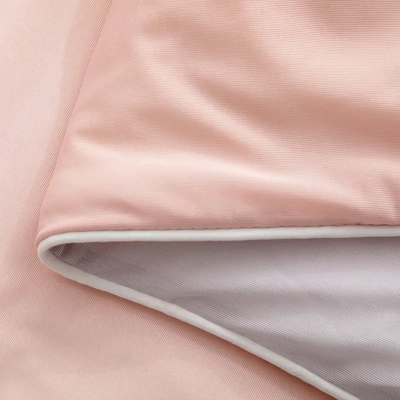 Cooling Blanket for Summer — Lightweight Ice Silk Comforter, Twin/King Size