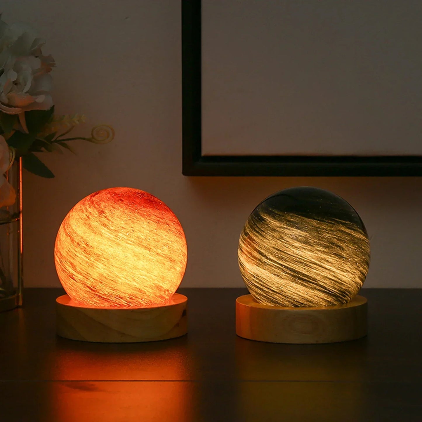 Atmospheric Night Lamp with 3D Crystal Planet Design