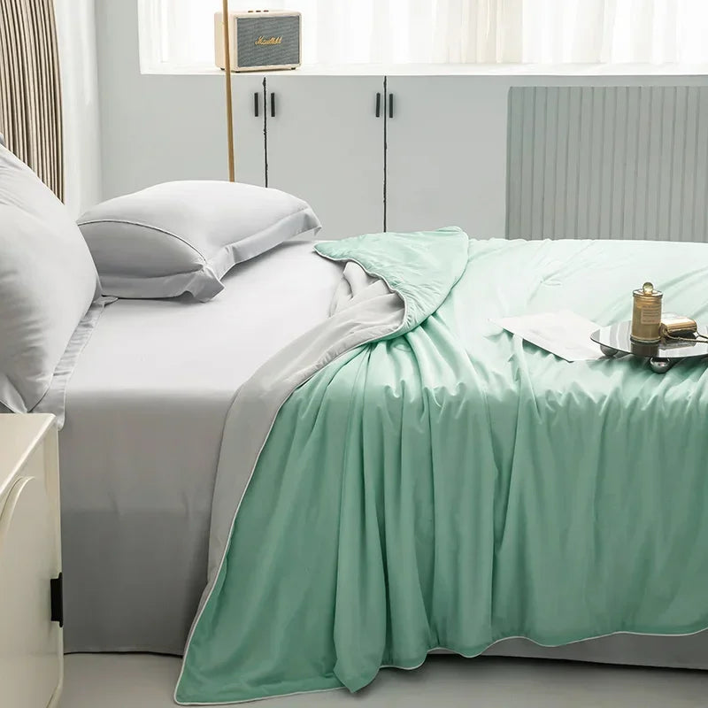 Cooling Blanket for Summer — Lightweight Ice Silk Comforter, Twin/King Size