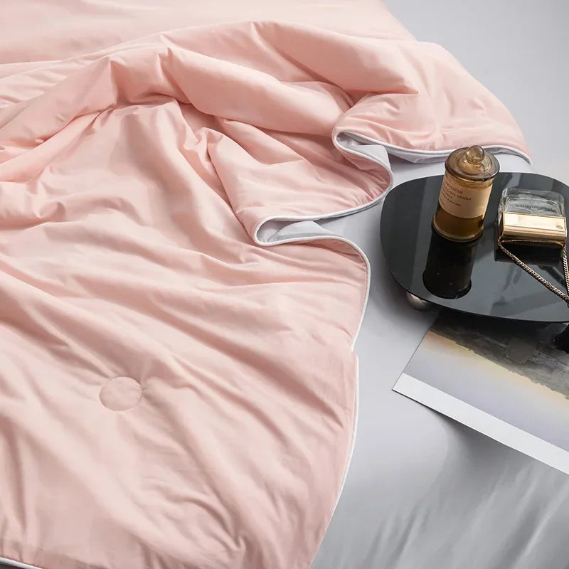 Cooling Blanket for Summer — Lightweight Ice Silk Comforter, Twin/King Size