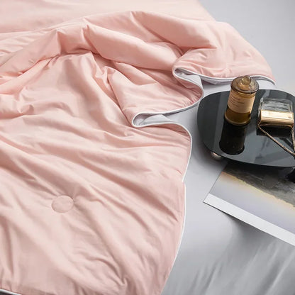 Cooling Blanket for Summer — Lightweight Ice Silk Comforter, Twin/King Size