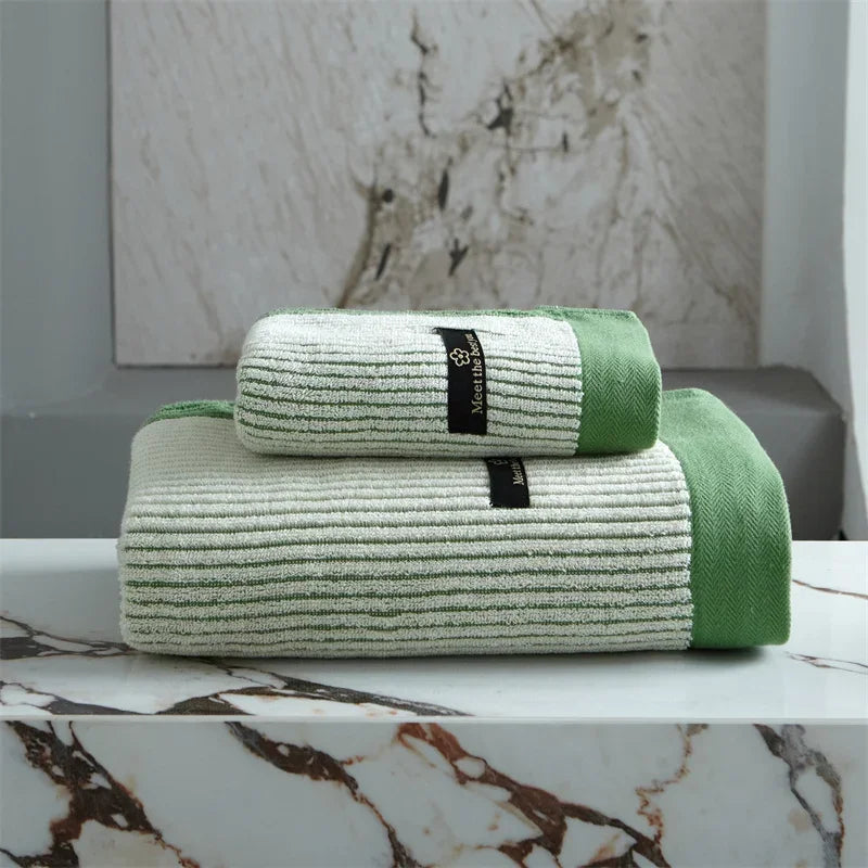 Luxurious Bath Towel Crafted from 100% Organic Cotton