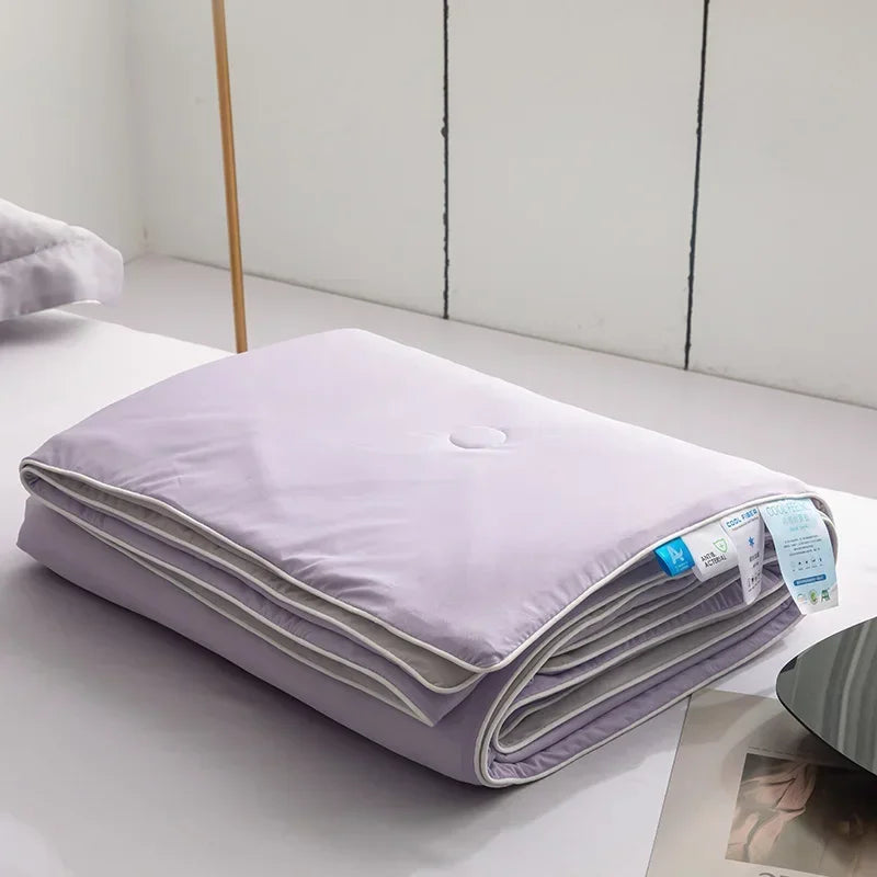 Cooling Blanket for Summer — Lightweight Ice Silk Comforter, Twin/King Size