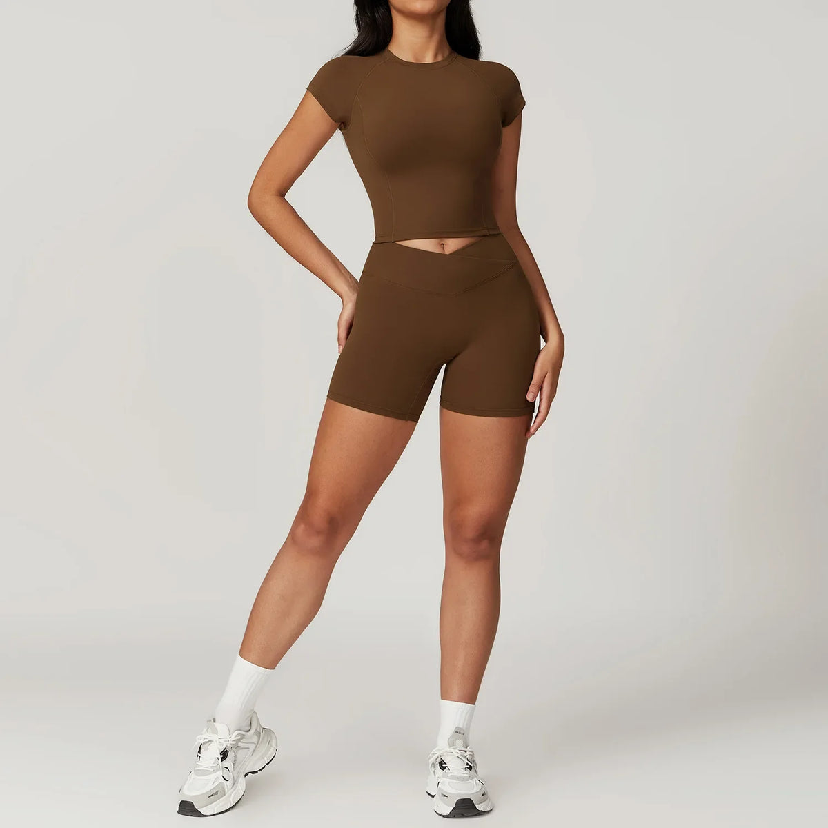 Women's Yoga Outfit - 2-Piece Set with Crop Top and High-Waisted Leggings