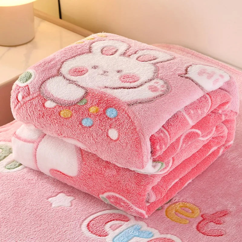 Cozy Flannel Blanket with Strawberry Floral Pattern | Soft, Machine Washable & Suitable for All Seasons