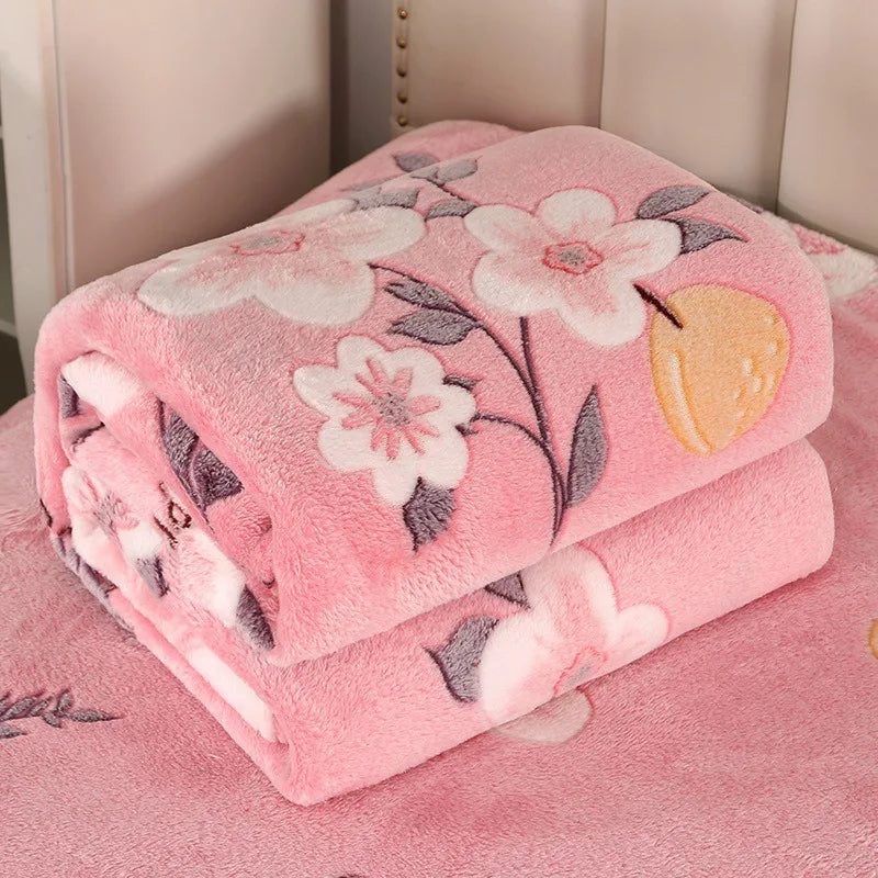 Cozy Flannel Blanket with Strawberry Floral Pattern | Soft, Machine Washable & Suitable for All Seasons