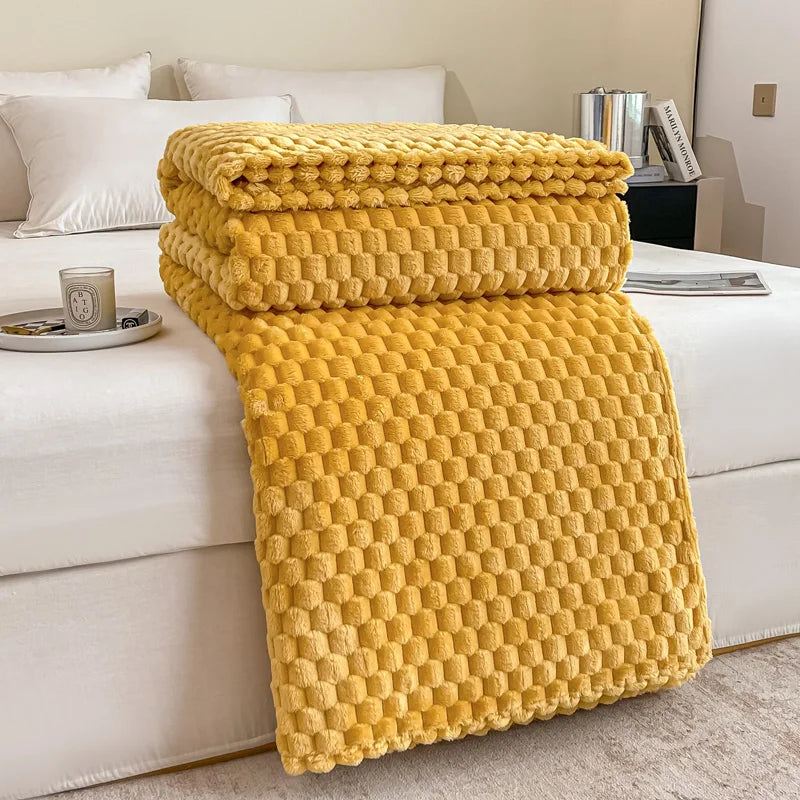 Checked Plaid Soft Velvet Blanket - Cozy Warm Throw for Sofa and Bed