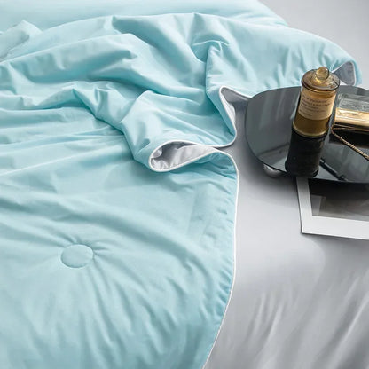 Cooling Blanket for Summer — Lightweight Ice Silk Comforter, Twin/King Size