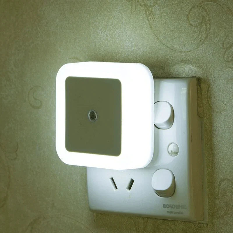 Mini LED Night Light with Light Sensor & EU Plug – Energy Efficient Soft Glow for Kids' Room, Bedroom & Hallway