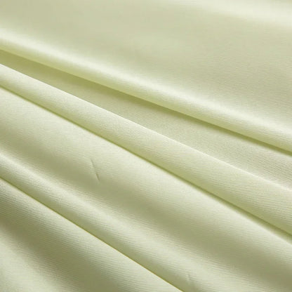 Cooling Blanket for Summer — Lightweight Ice Silk Comforter, Twin/King Size