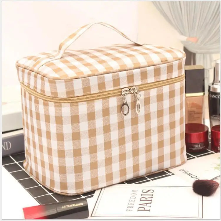 Stylish and Functional Cosmetic Bag – Waterproof and Durable