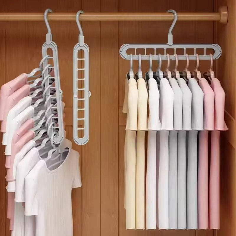 Space-Saving 360° Rotating Hangers - Set of 4