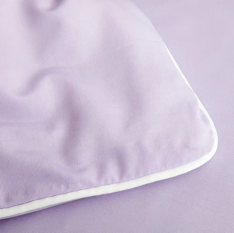 Cooling Blanket for Summer — Lightweight Ice Silk Comforter, Twin/King Size
