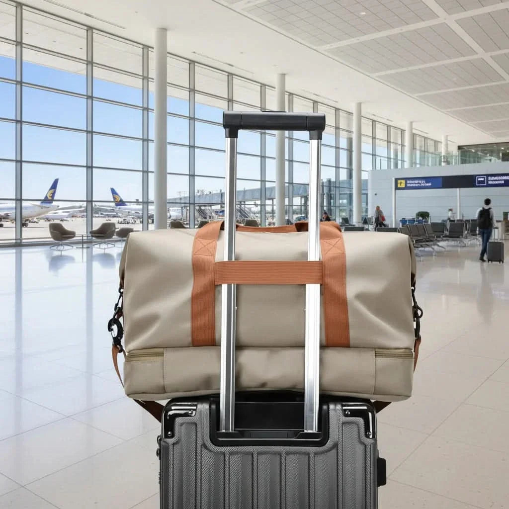 Sports Bag Featuring Separate Compartment for Footwear
