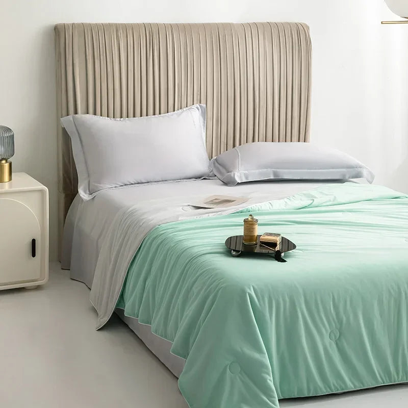 Cooling Blanket for Summer — Lightweight Ice Silk Comforter, Twin/King Size