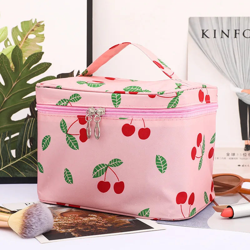 Stylish and Functional Cosmetic Bag – Waterproof and Durable