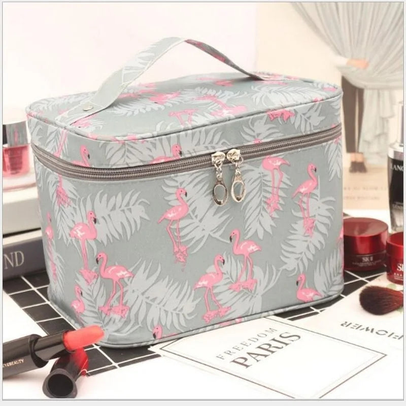 Stylish and Functional Cosmetic Bag – Waterproof and Durable