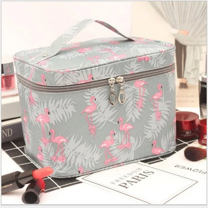 Stylish and Functional Cosmetic Bag – Waterproof and Durable