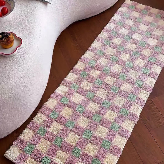 Elegant Checkered Area Rug | CozyNest