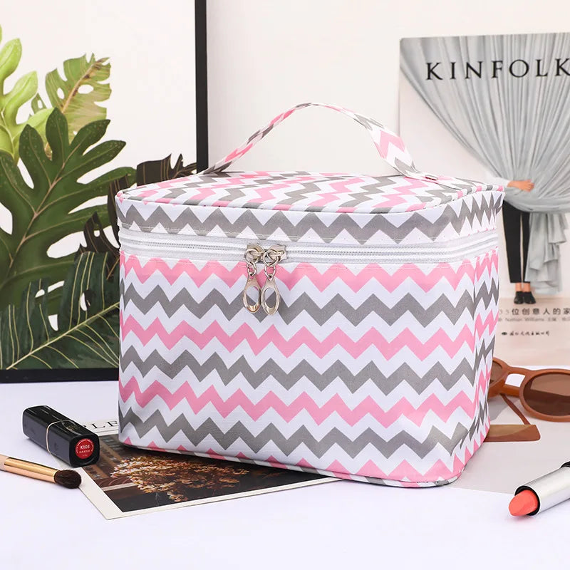 Stylish and Functional Cosmetic Bag – Waterproof and Durable