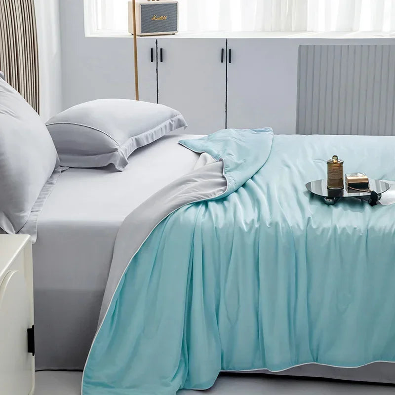 Cooling Blanket for Summer — Lightweight Ice Silk Comforter, Twin/King Size