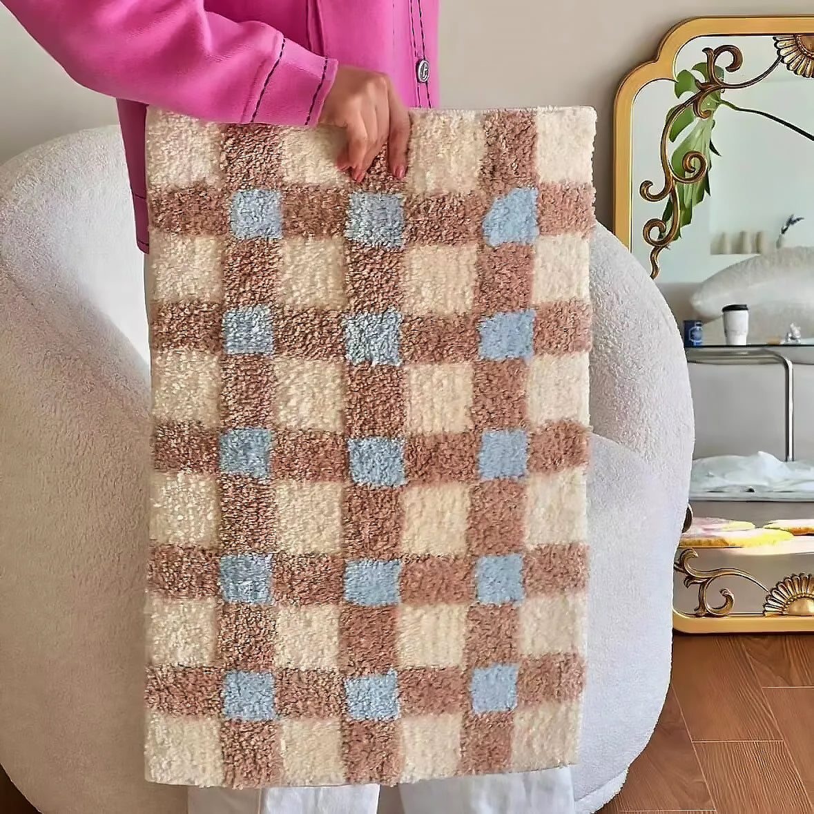 Elegant Checkered Area Rug | CozyNest