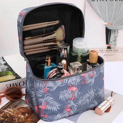 Stylish and Functional Cosmetic Bag – Waterproof and Durable