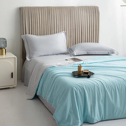 Cooling Blanket for Summer — Lightweight Ice Silk Comforter, Twin/King Size