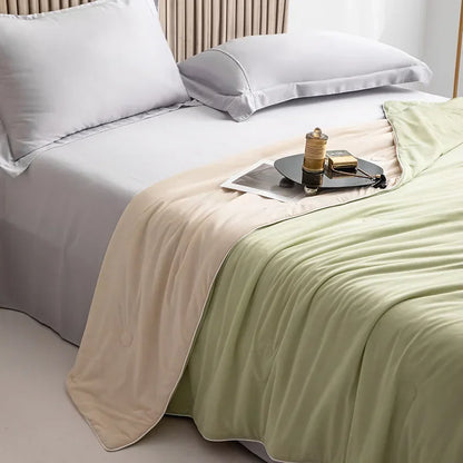 Cooling Blanket for Summer — Lightweight Ice Silk Comforter, Twin/King Size