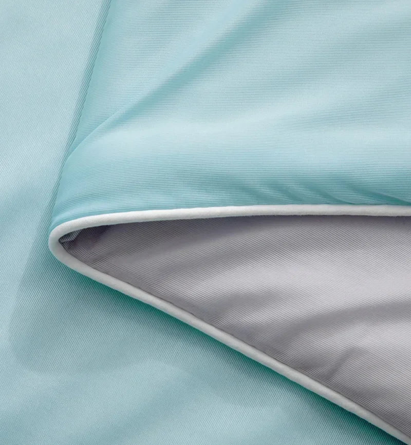Cooling Blanket for Summer — Lightweight Ice Silk Comforter, Twin/King Size