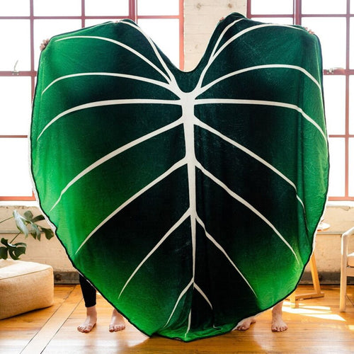 Leaf-Shaped Fleece Blanket – Last Day Discount