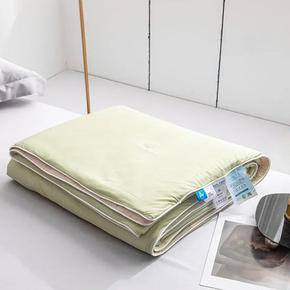 Cooling Blanket for Summer — Lightweight Ice Silk Comforter, Twin/King Size
