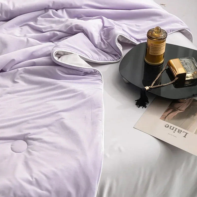 Cooling Blanket for Summer — Lightweight Ice Silk Comforter, Twin/King Size