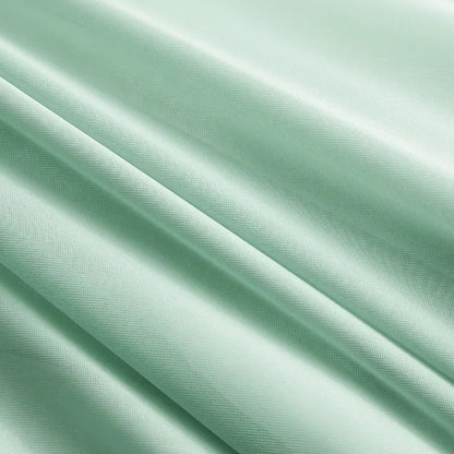Cooling Blanket for Summer — Lightweight Ice Silk Comforter, Twin/King Size