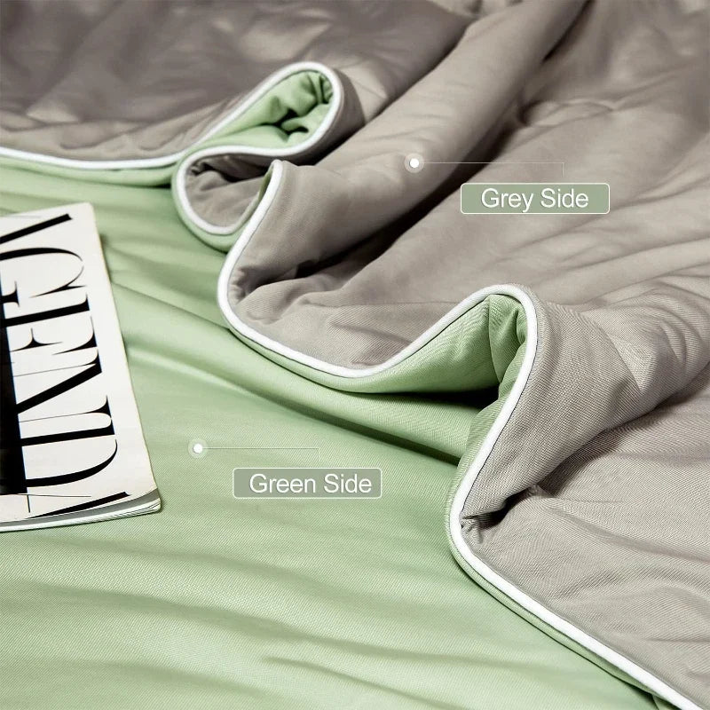 Cooling Blanket for Summer — Lightweight Ice Silk Comforter, Twin/King Size