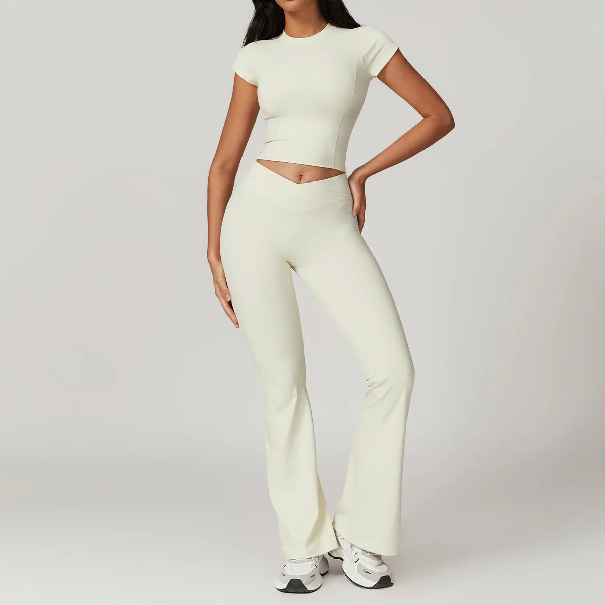 Women's Yoga Outfit - 2-Piece Set with Crop Top and High-Waisted Leggings